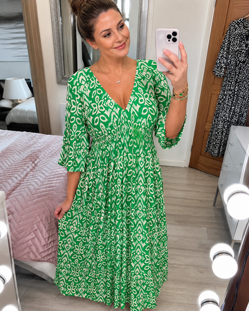 Yvonne - Vestido Elegante com Babados