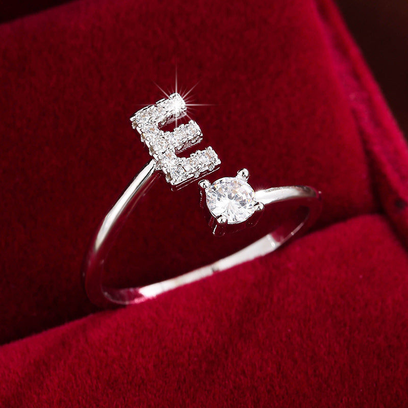 Nova – Bague aberta moderna com inicial