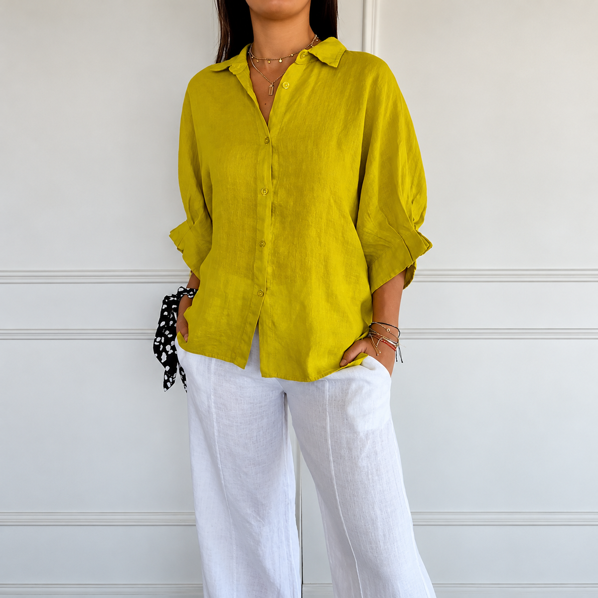 Madison - Blusa Elegante com Design Clássico e Botões
