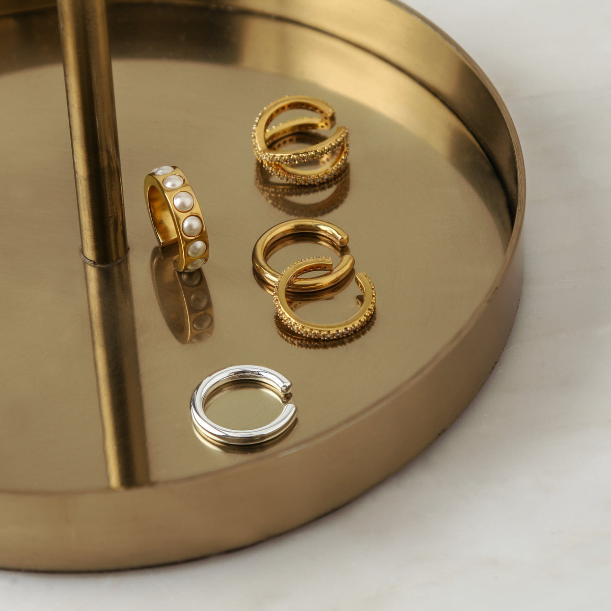Bree – Manchon de orelha dourado com cristais