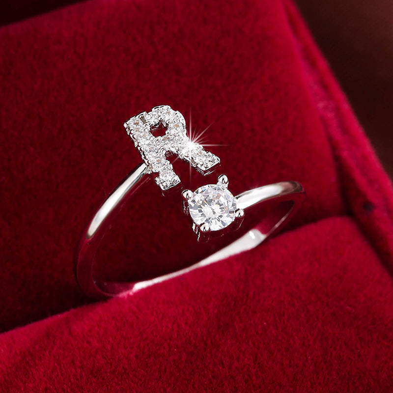 Nova – Bague aberta moderna com inicial