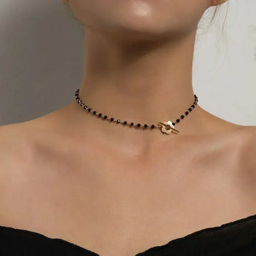 Naya - Colar choker floral com fecho em flores