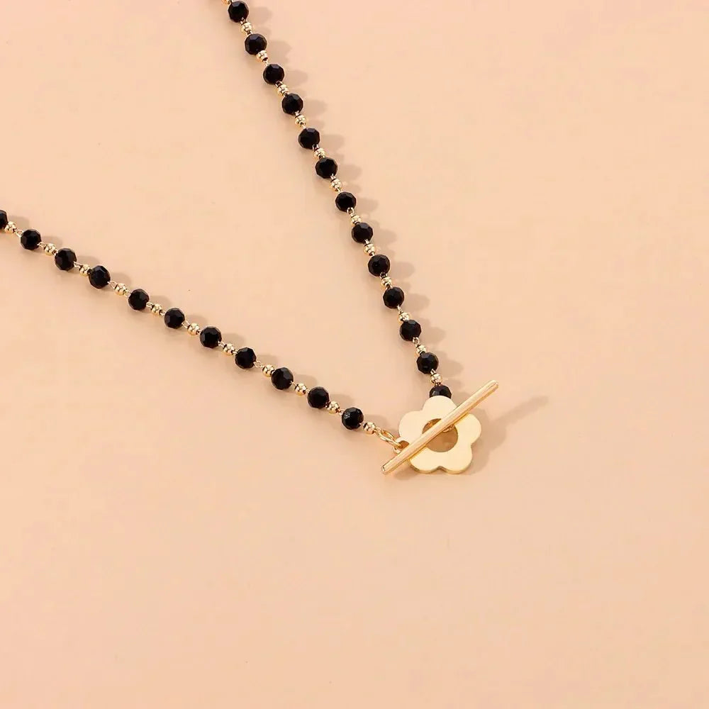Naya - Colar choker floral com fecho em flores