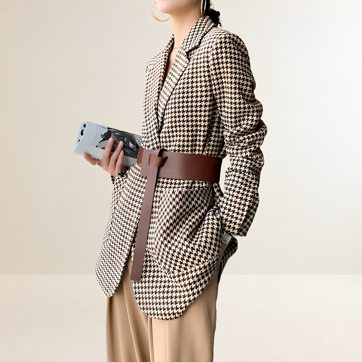 Blazer feminino com padronagem pied-de-poule manga longa cinto ajuste regular