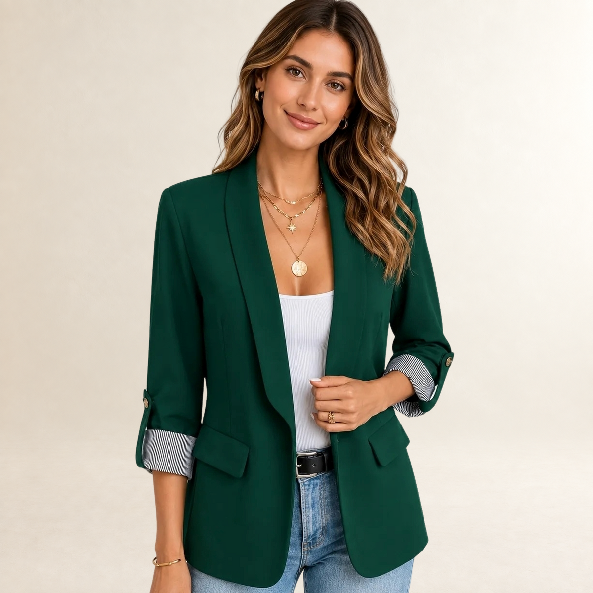 Blazer feminino de ombro aberto com mangas franzidas - ajuste sob medida