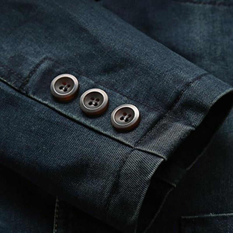 Blazer masculino com corte ajustado, bolsos funcionais e design moderno