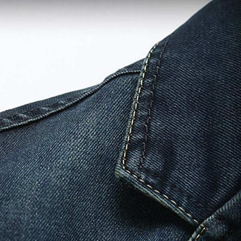 Blazer masculino com corte ajustado, bolsos funcionais e design moderno