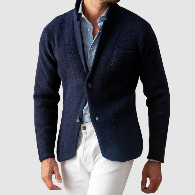 Blazer masculino com fechamento de dois botões e bolsos de patch - ajuste regular