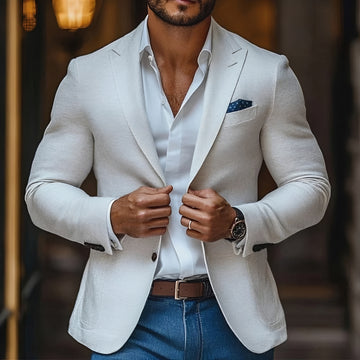 Blazer masculino com lapela de pico e fechamento de dois botões - corte reto