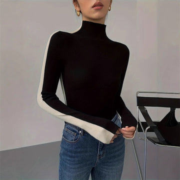 Blusa de manga longa feminina com gola mock neck, estampa color block e caimento regular