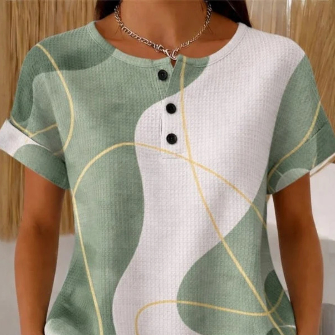 Blusa feminina - Henley de manga curta com abertura de 3 botões, gola redonda, caimento reto, estampa colorblock abstrata