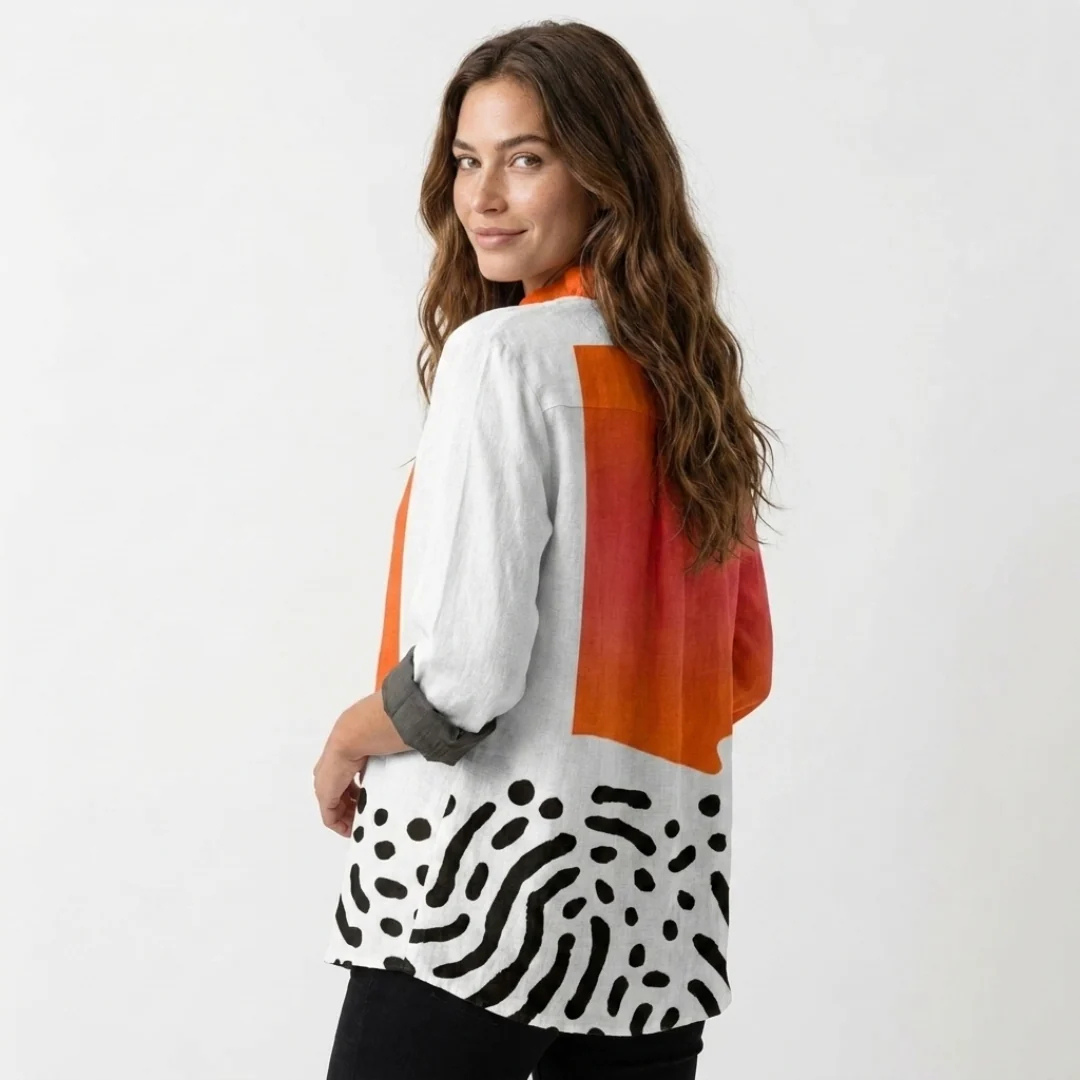 Blusa — Mulher com decote em V com ruffles e abertura frontal de botões