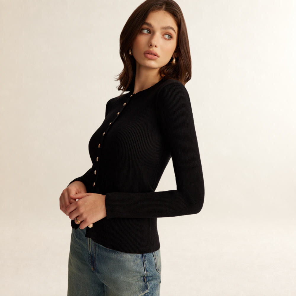Blusa social para mulheres com botões, manga longa, caimento slim e textura canelada