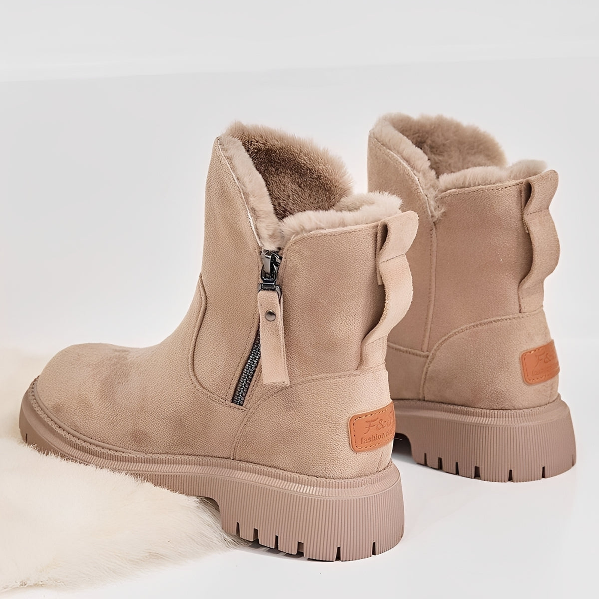Bota feminina de inverno com sola chunky, forro quente, zíper e altura no tornozelo