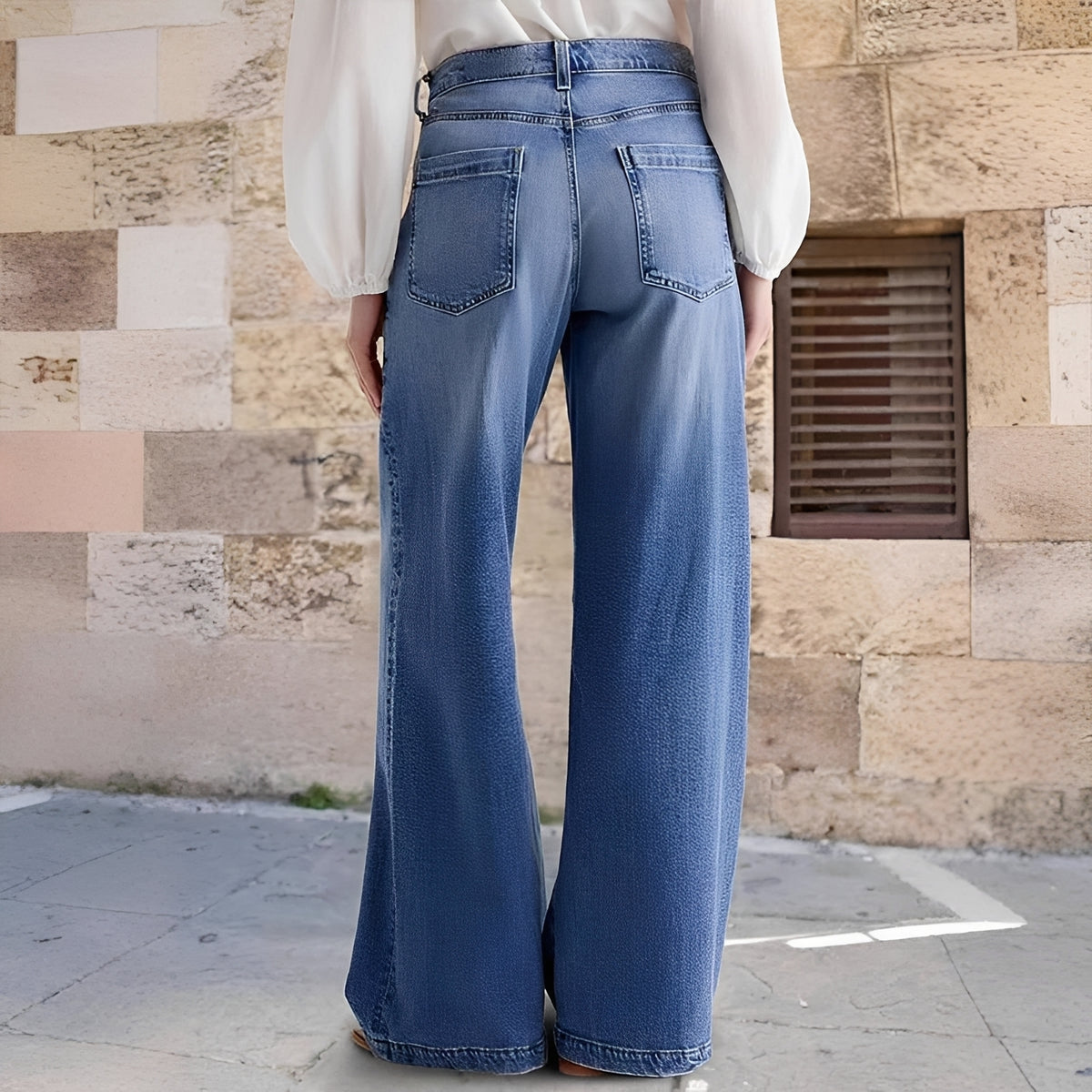 Calça jeans feminina wide leg cintura alta corte reto lavagem clássica