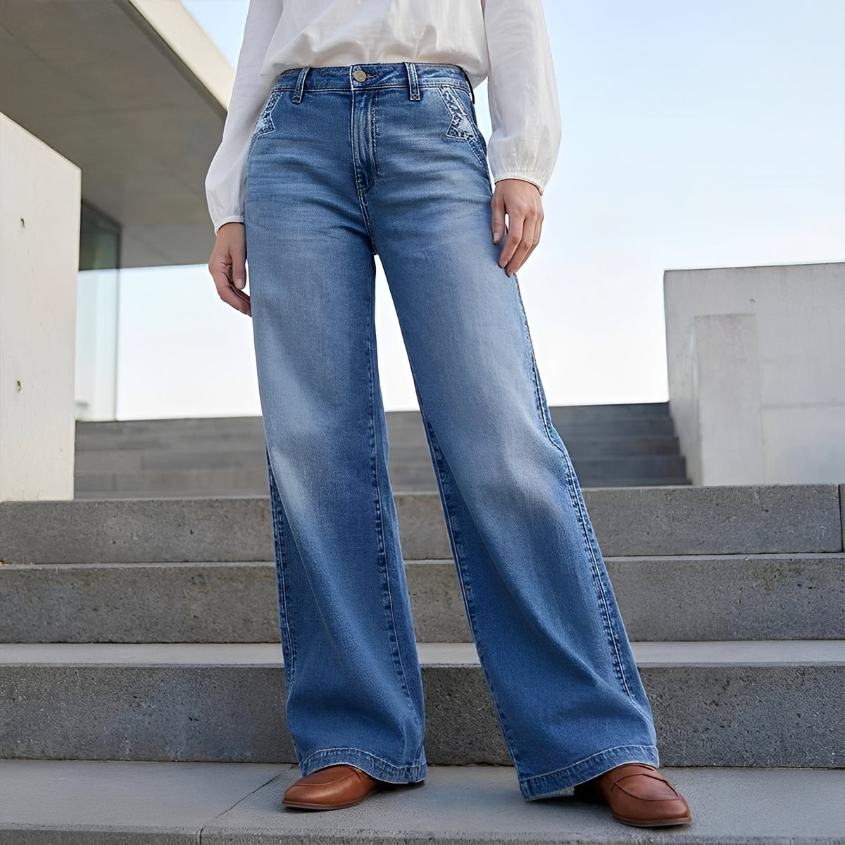 Calça jeans feminina wide leg cintura alta corte reto lavagem clássica