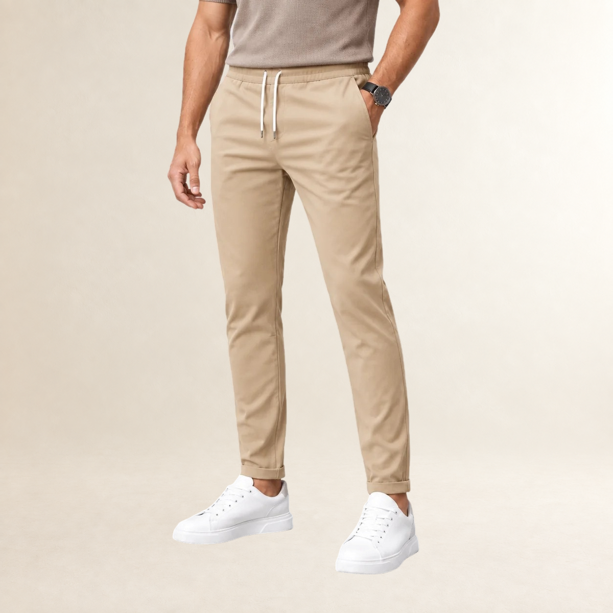 Calça masculina de corte slim com cós ajustável e bolsos laterais