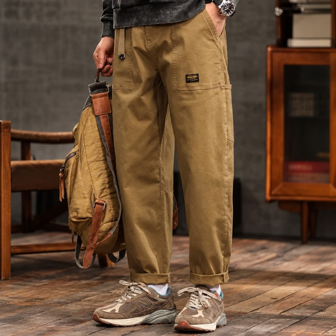 Calças cargo masculinas com bolsos laterais - corte reto e ajuste relaxado