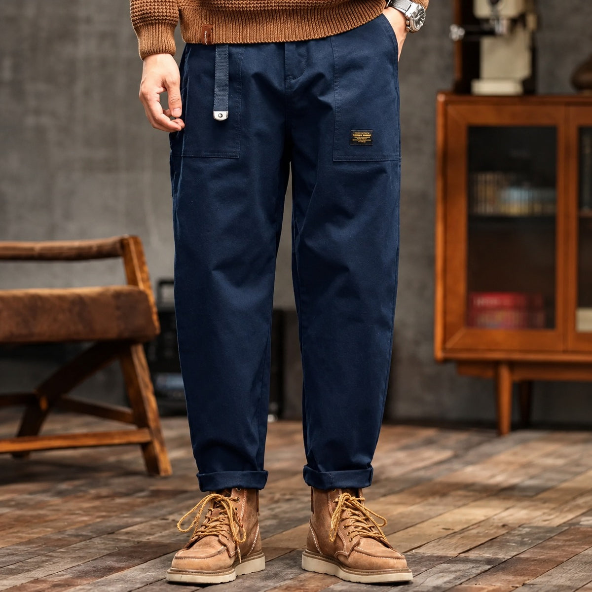 Calças cargo masculinas com bolsos laterais - corte reto e ajuste relaxado