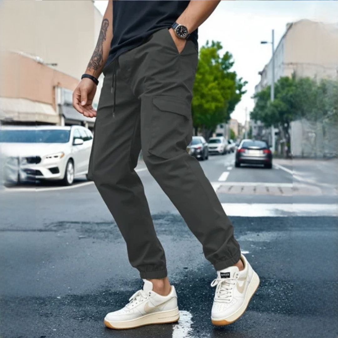 Calças Cargo Masculinas Slim Tapered com Cintura de Drawstring e Bolsos