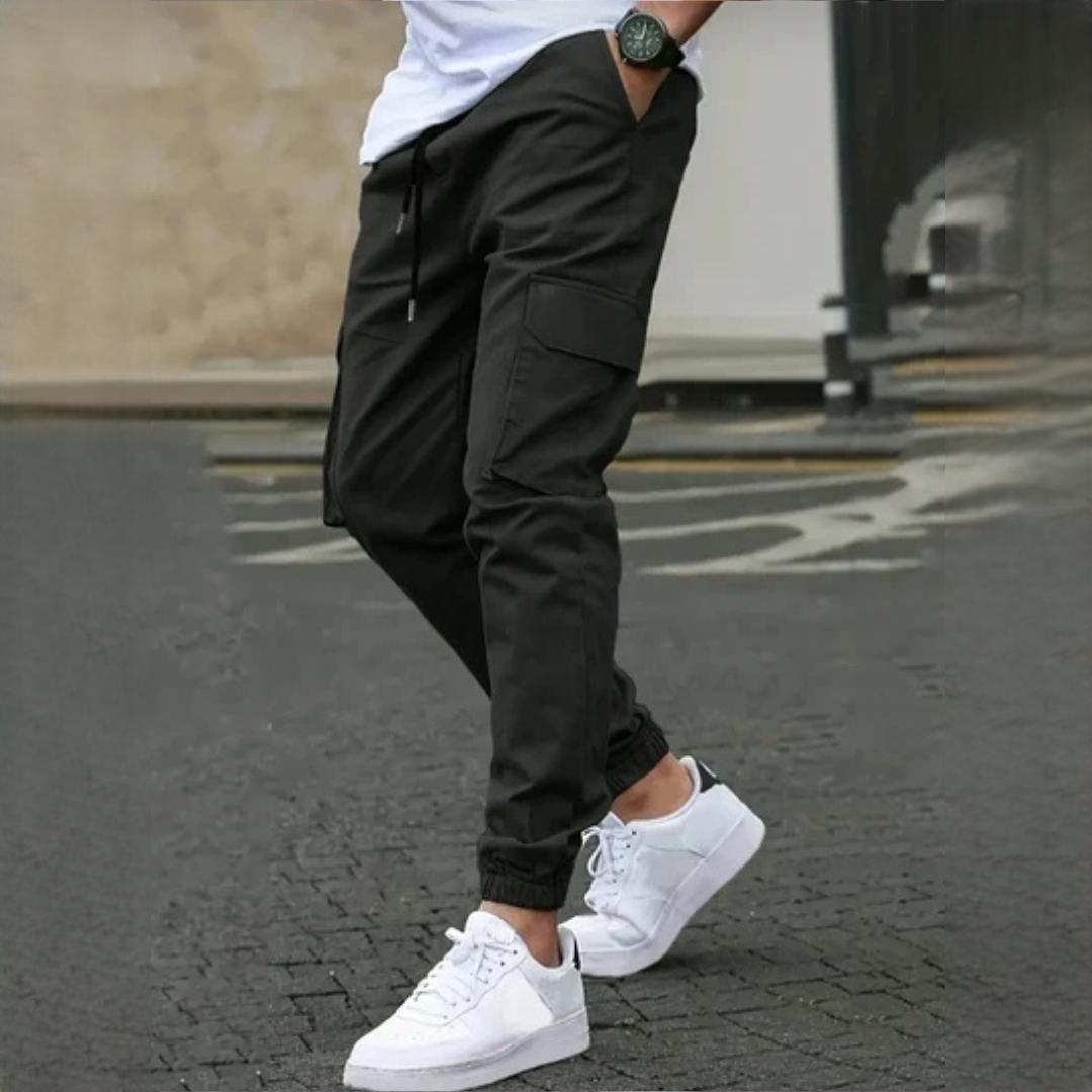 Calças Cargo Masculinas Slim Tapered com Cintura de Drawstring e Bolsos