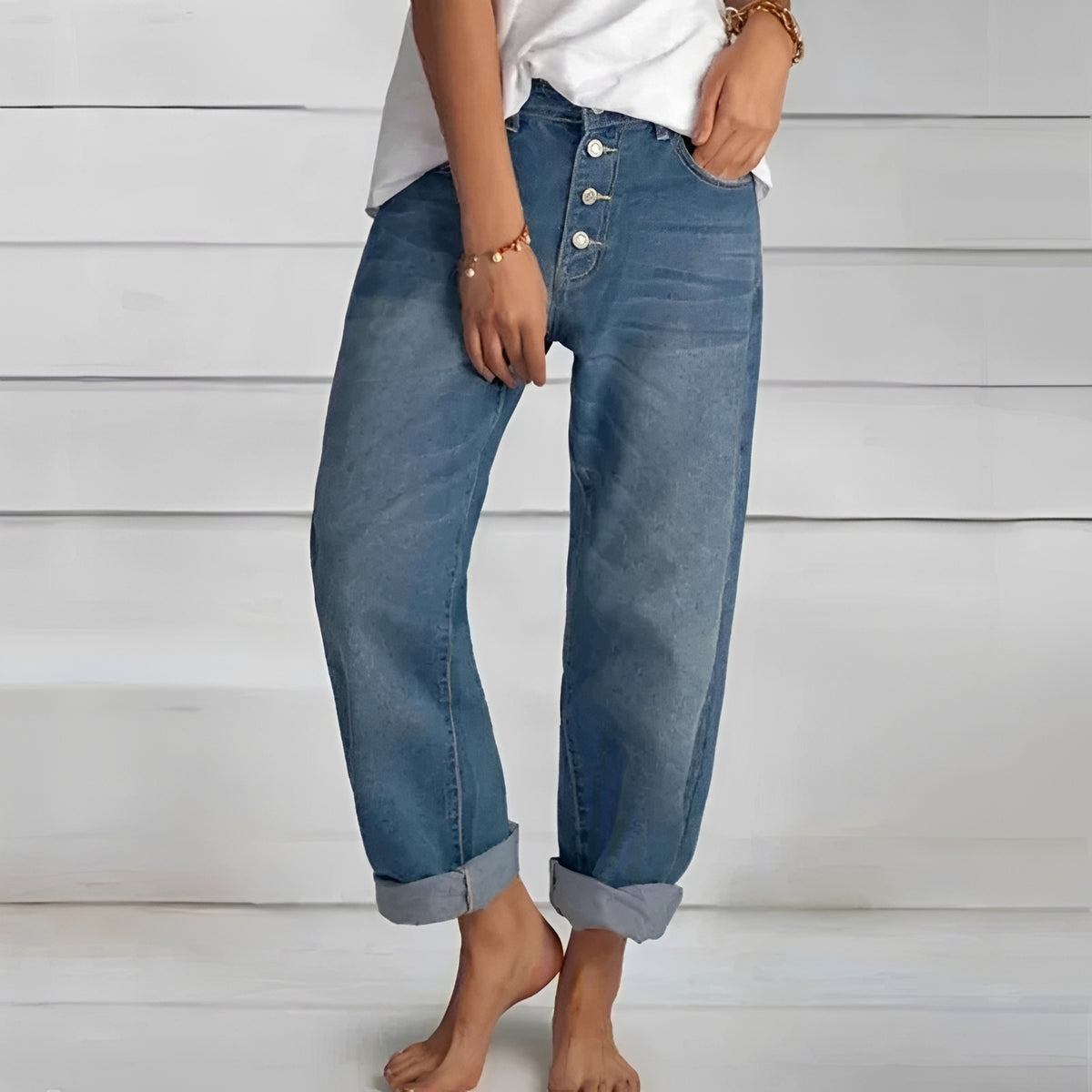 Calças jeans femininas de cintura alta, corte folgado, fly de botões e punho dobrado