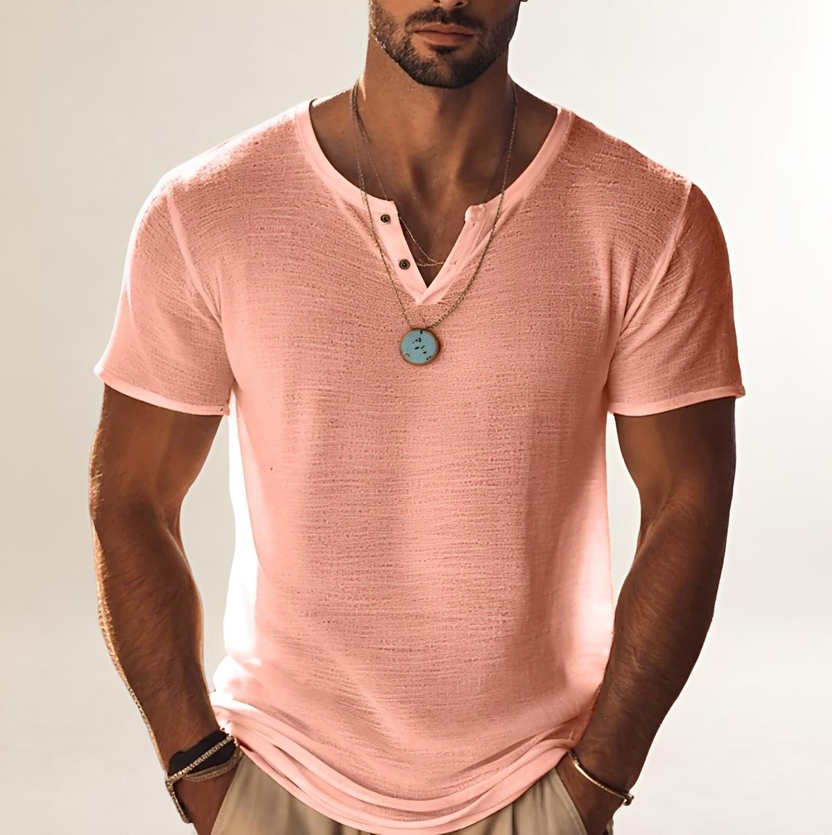 Camisa Cavaleiro Masculina de Manga Curta Henley com Abertura de Botões e Textura