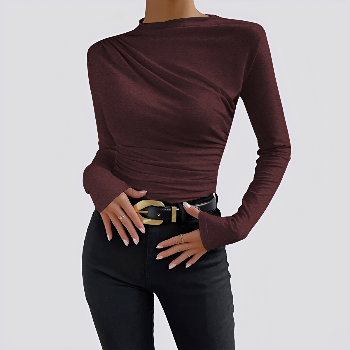 Camisa de manga longa feminina com gola mock neck, detalhe franzido e caimento regular