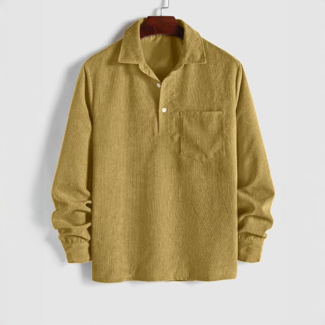 Camisa manga longa masculina com gola em ponto e bolso no peito, corte reto