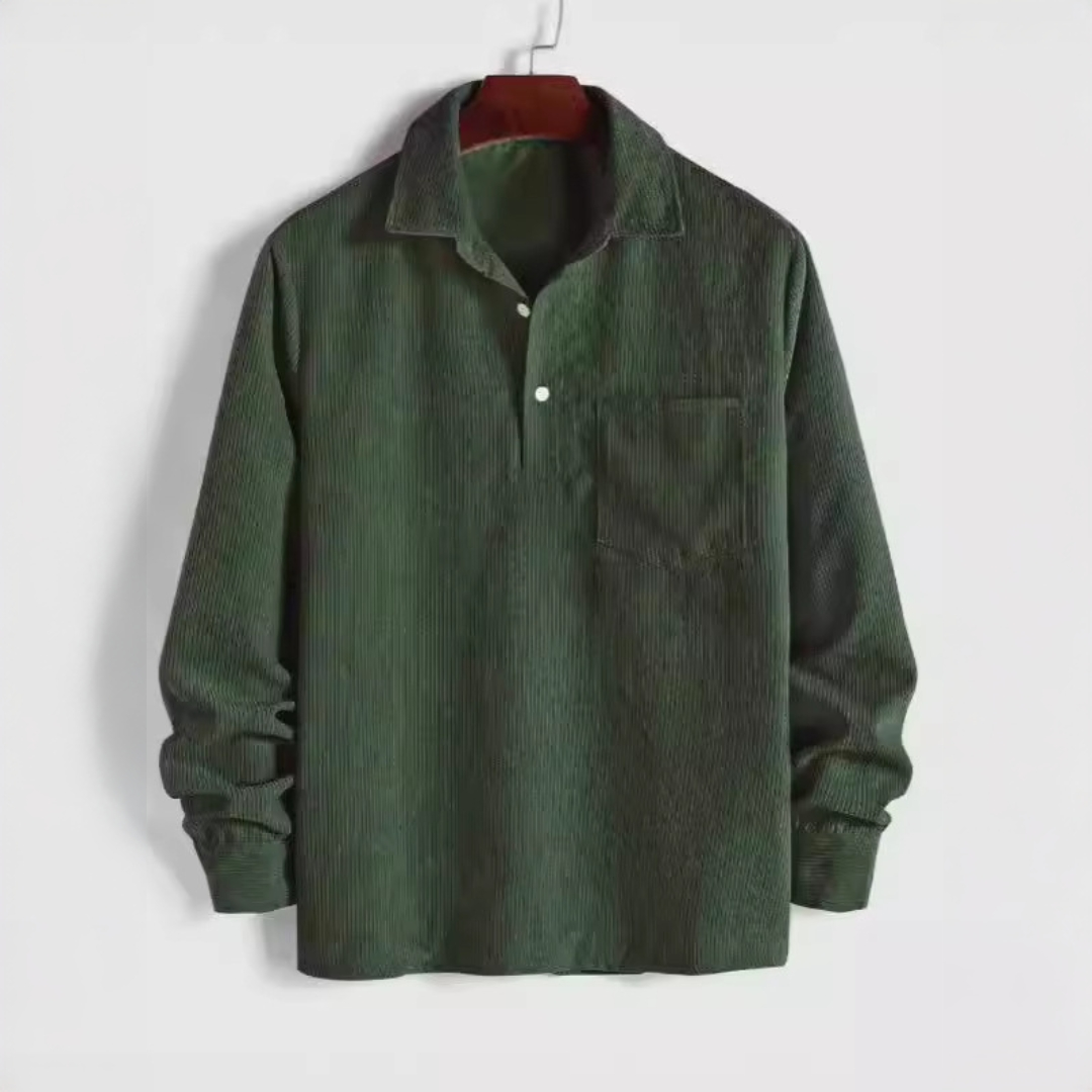 Camisa manga longa masculina com gola em ponto e bolso no peito, corte reto