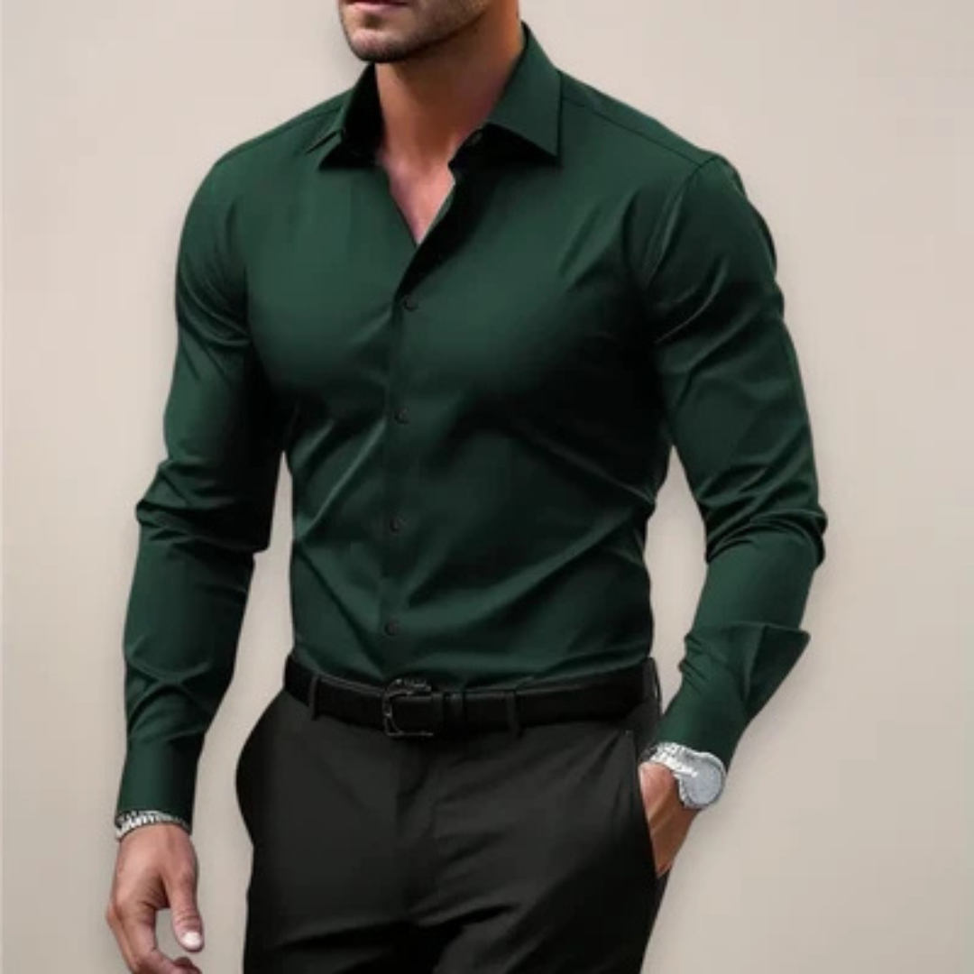 Camisa masculina ajuste slim manga longa com fechamento por botões e colarinho de ponta