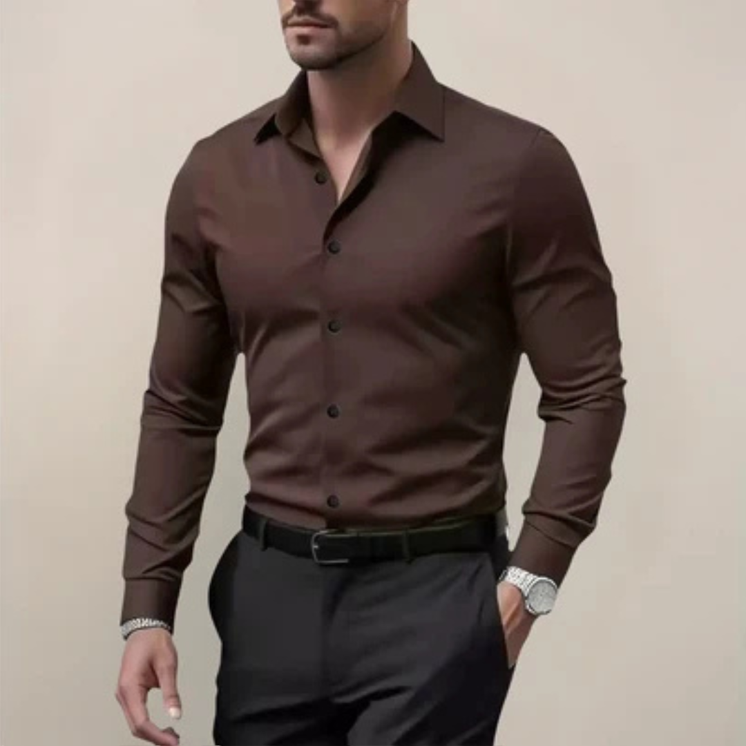 Camisa masculina ajuste slim manga longa com fechamento por botões e colarinho de ponta