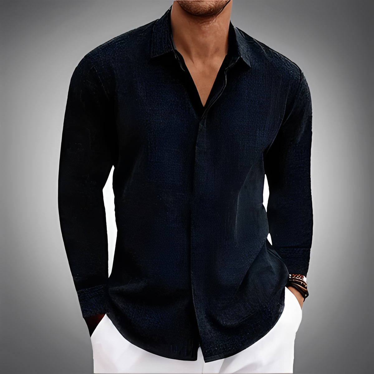 Camisa masculina de Manga Longa com Colar Pontinha e Placa Oculta - Silhueta Relaxada