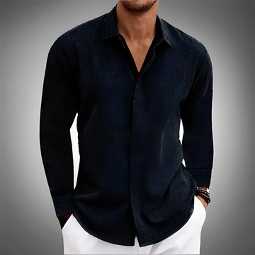 Camisa masculina de Manga Longa com Colar Pontinha e Placa Oculta - Silhueta Relaxada