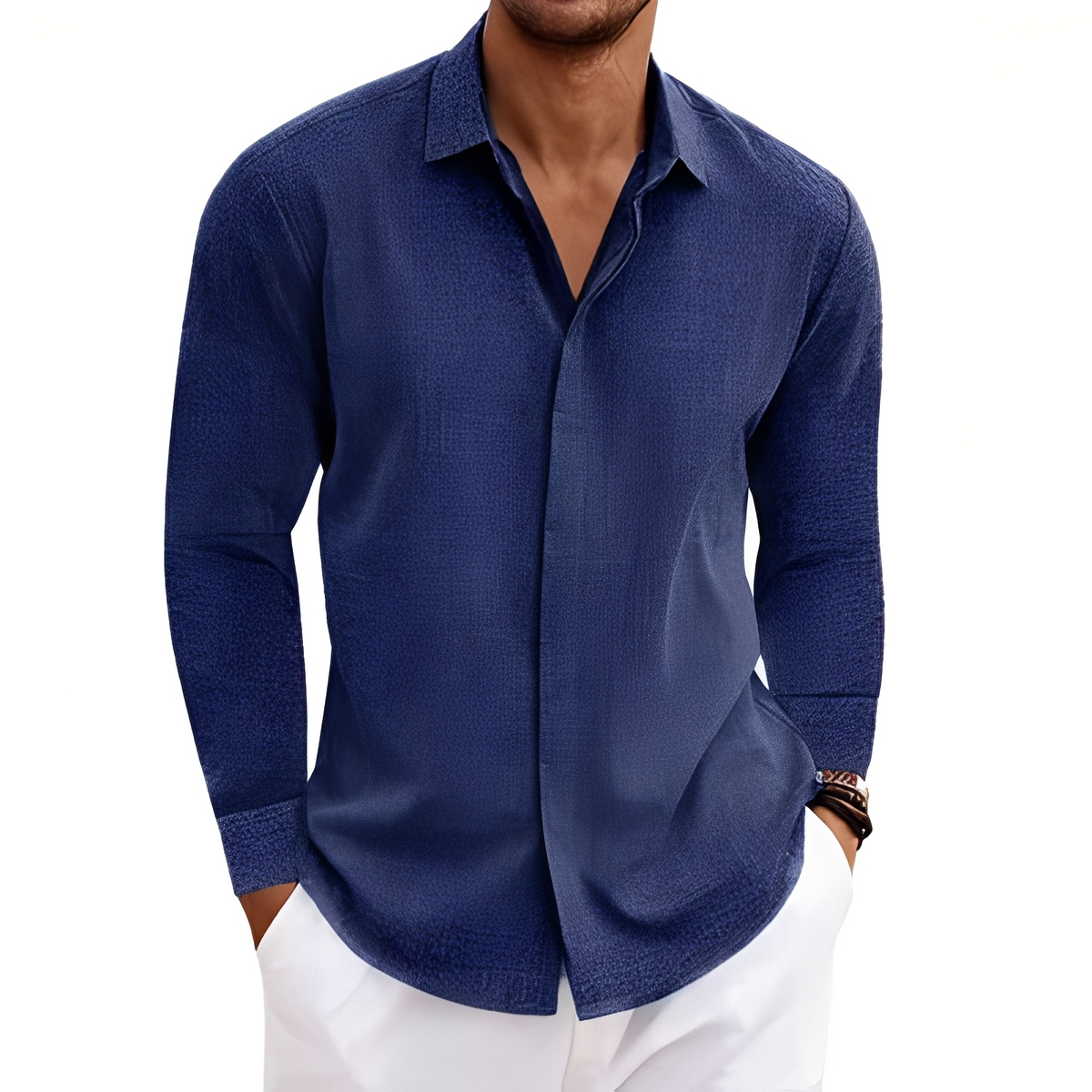 Camisa masculina de Manga Longa com Colar Pontinha e Placa Oculta - Silhueta Relaxada