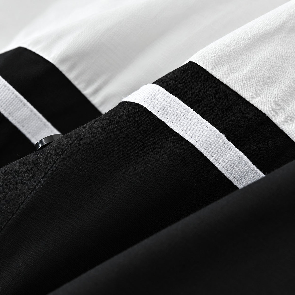 Camisa masculina de manga longa com design color block e fechamento de botões corte regular