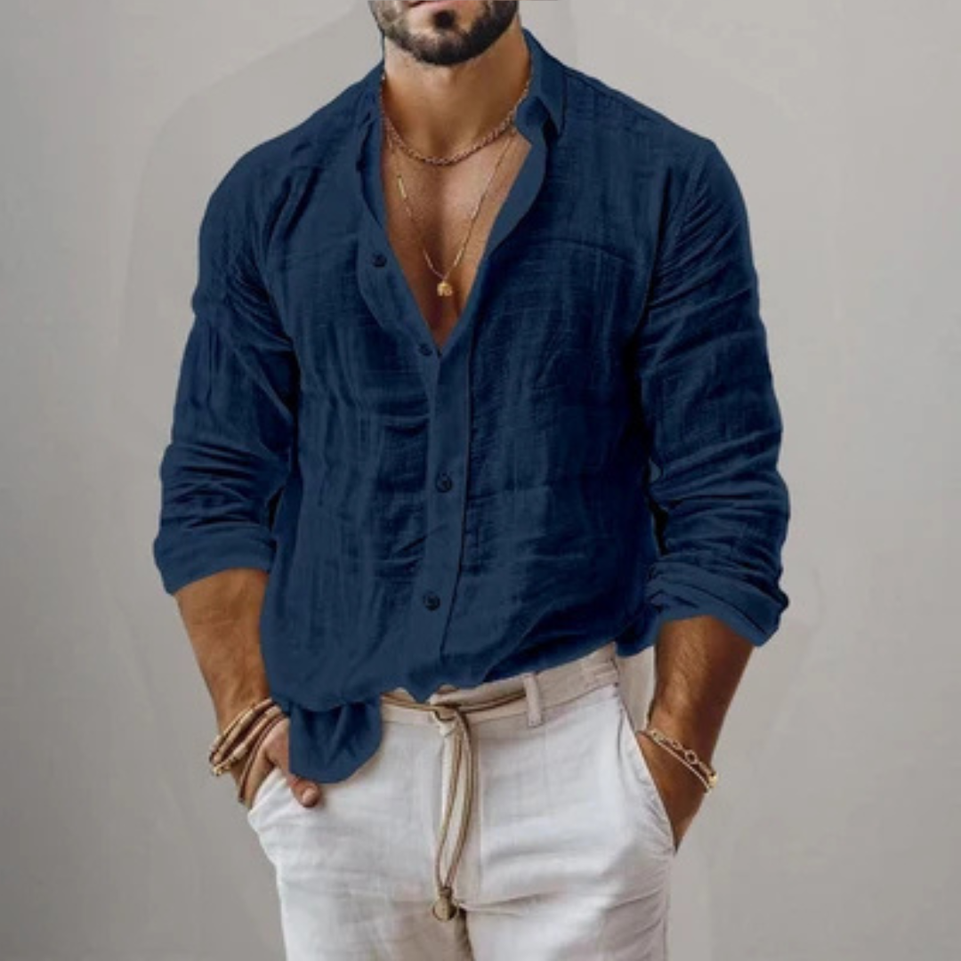 Camisa masculina de manga longa com fechamento por botões - colarinho amplo, caimento regular, barra arredondada