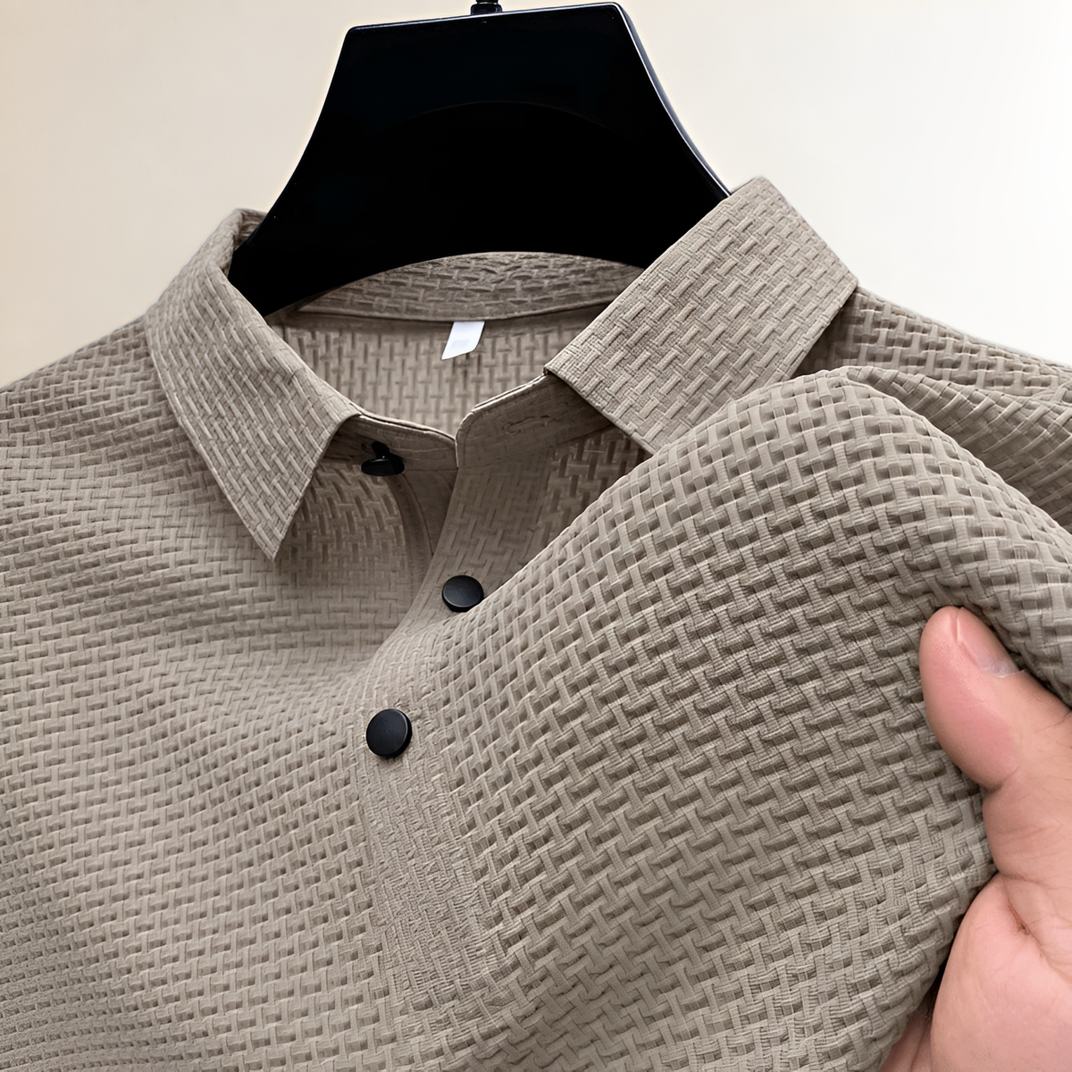 Camisa Polo Masculina Manga Curta Texturizada em Pano Treliçante - Ajuste Clássico
