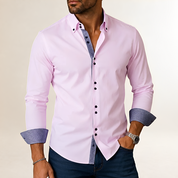 Camisa social masculina slim fit com gola estruturada e detalhe de acabamento em contraste