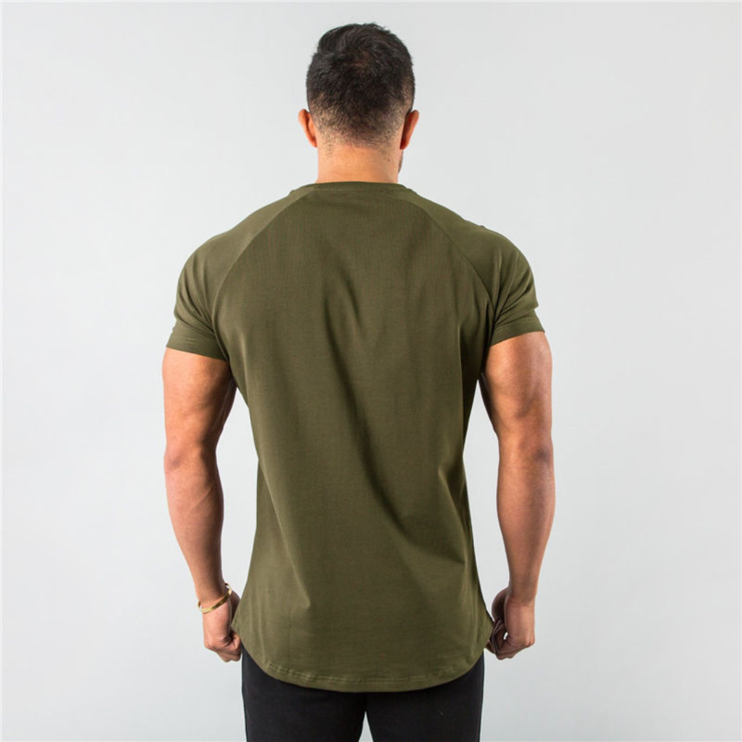 Camiseta Masculina de Manga Curta Raglan com Caimento Slim e Bainha Curvada