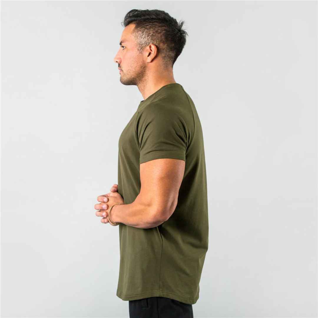 Camiseta Masculina de Manga Curta Raglan com Caimento Slim e Bainha Curvada