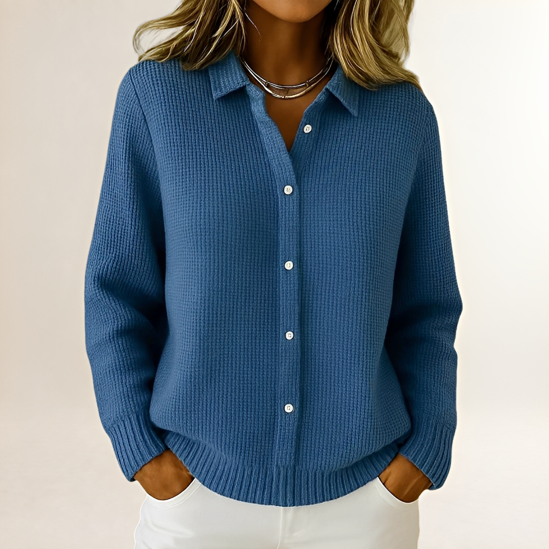 Cardigã feminino alongado com fechamento frontal por botões e gola tipo camisa - ajuste relaxado