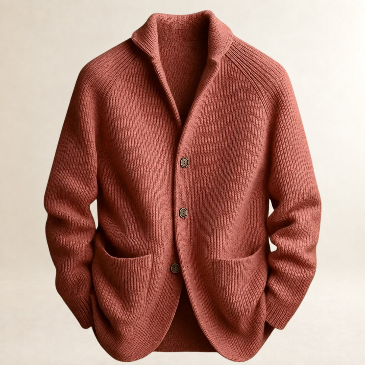 Cardigã masculino com botões na frente, gola Shawl, mangas Raglan e bolsos aplicados - ajuste tailored