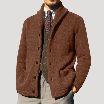 Cardigã masculino com gola shawl, fechamento de botões e cotoveleiras
