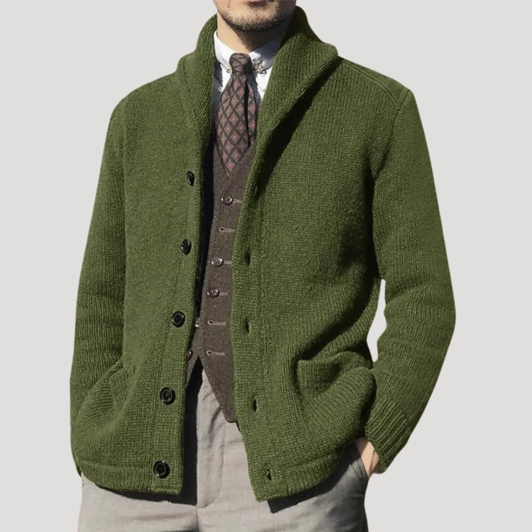 Cardigã masculino com gola shawl, fechamento de botões e cotoveleiras