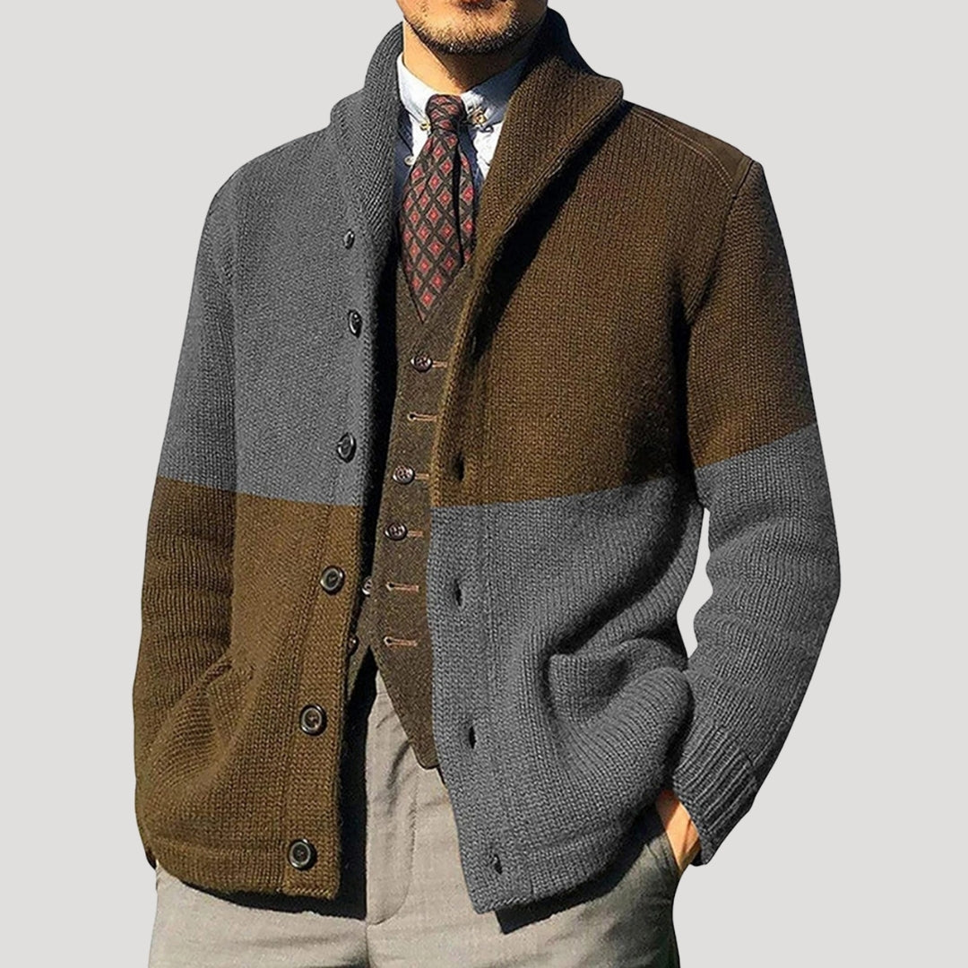 Cardigã masculino com gola shawl, fechamento de botões e cotoveleiras