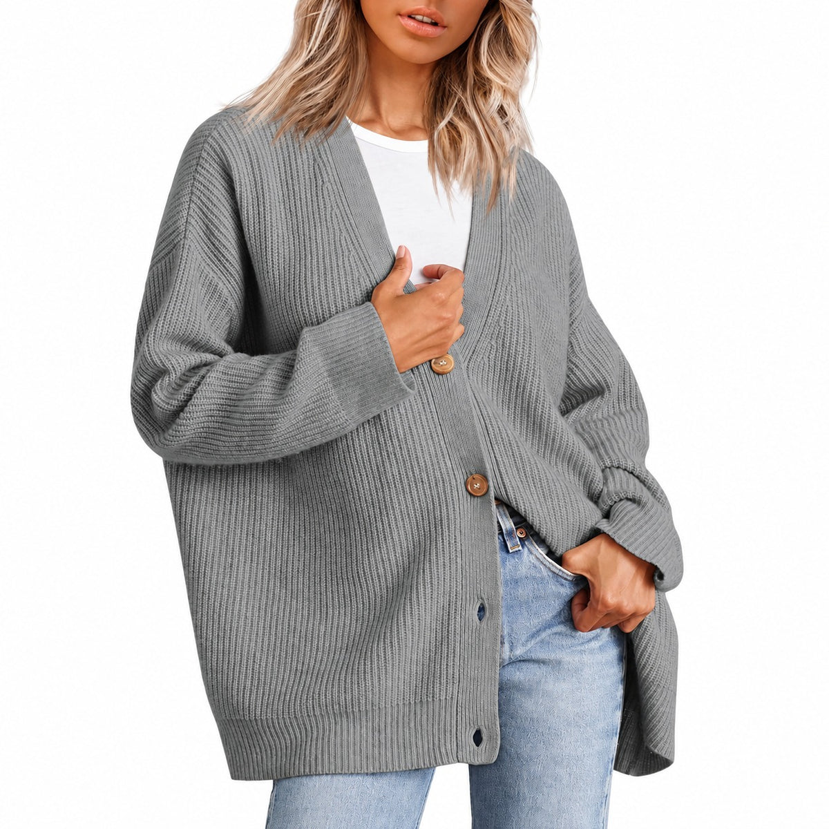 Cardigan feminino com decote V, fechamento de botões e modelagem oversized