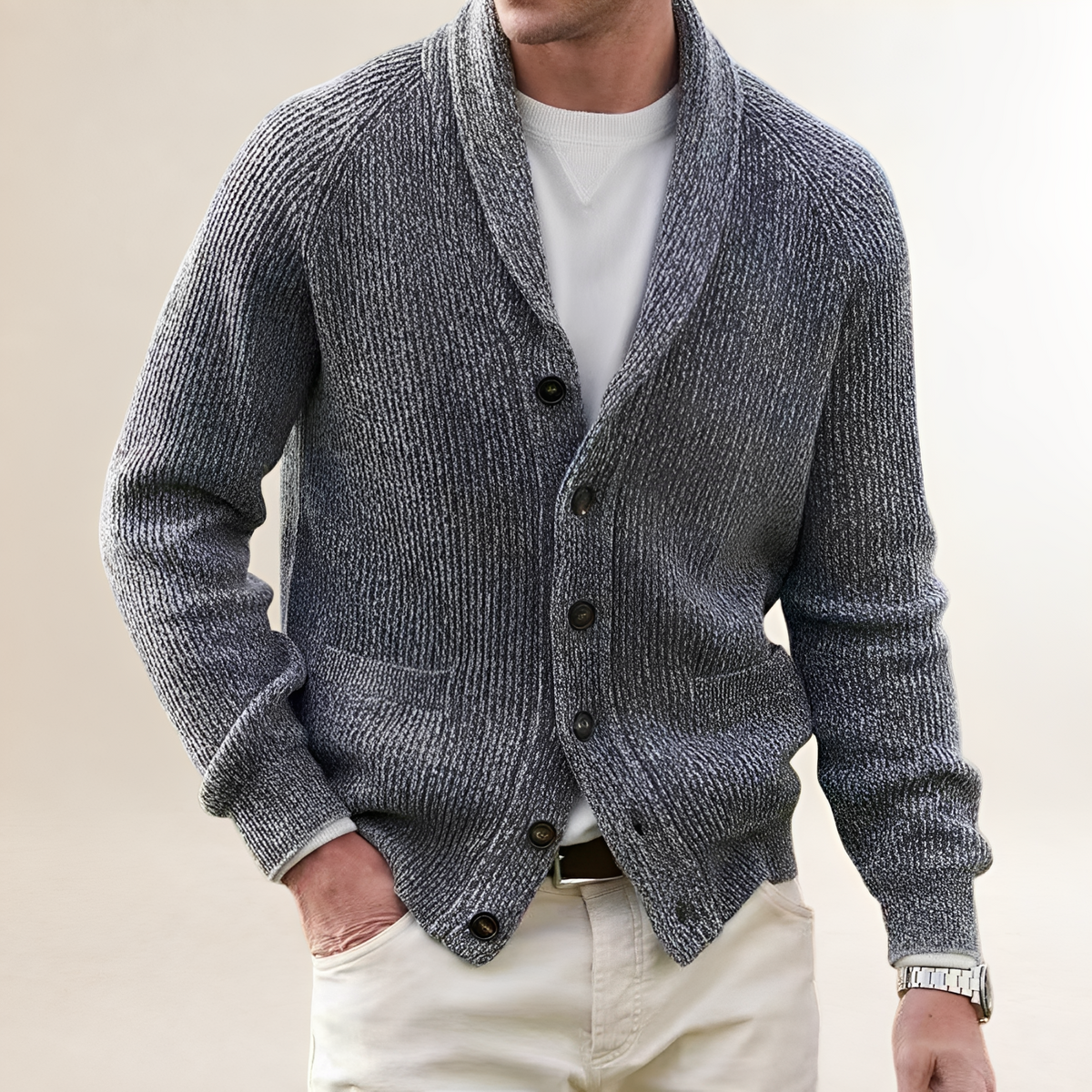 Cardigan masculino com gola estilo xale - abertura com botões, bolsos recortes