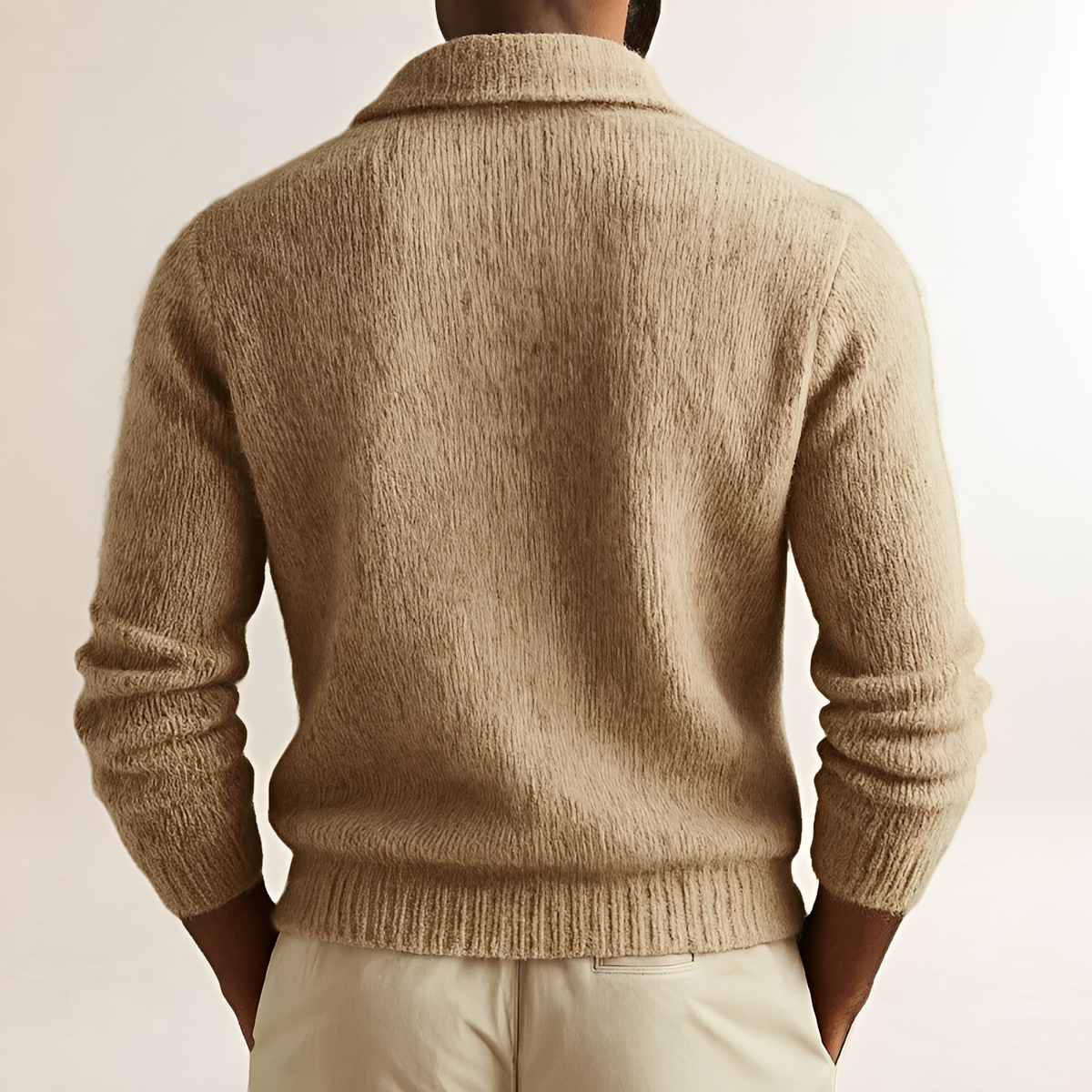 Cardigan masculino de gola lapela com fechamento de botões - corte reto