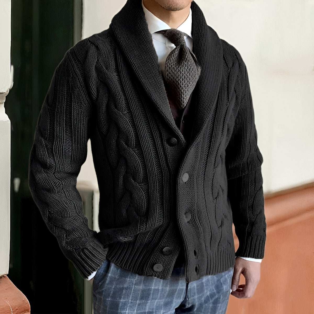 Cardigan masculino de tricô com gola xale e fechamento de botões - corte regular